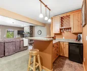 3-story home with private hot tub, wood fireplace, gas grill, and washer/dryer
