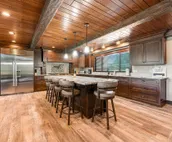 Huge home w/private hot tub, rec room, gas fireplace, firepit, grill, 2 kitchens