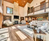 Huge home w/private hot tub, rec room, gas fireplace, firepit, grill, 2 kitchens