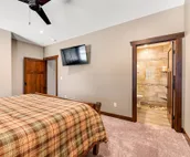 Huge home w/private hot tub, rec room, gas fireplace, firepit, grill, 2 kitchens