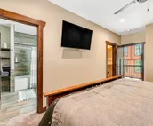 Huge home w/private hot tub, rec room, gas fireplace, firepit, grill, 2 kitchens