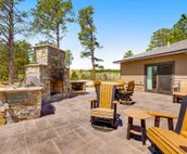 Huge home w/private hot tub, rec room, gas fireplace, firepit, grill, 2 kitchens