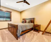 Huge home w/private hot tub, rec room, gas fireplace, firepit, grill, 2 kitchens