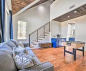 Stunning Broken Bow Gem w/ Hot Tub & Fire Pit
