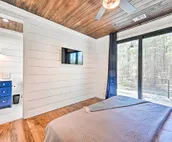 Stunning Broken Bow Gem w/ Hot Tub & Fire Pit
