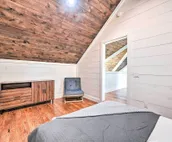 Stunning Broken Bow Gem w/ Hot Tub & Fire Pit