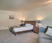 Cozy Anchorage Retreat - Near Hiking & Dtwn!