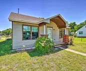 Centrally Located Lawton Home: Dogs Welcome!