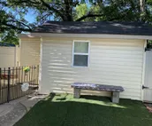 Hidden Gem! 1-bedroom studio, WIFI and Parking.