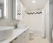 Experience Unmatched Comfort w/ an Upscale Stay Featuring Beautiful Rooftop 107