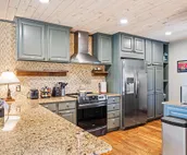 Spectacular Mt Getaway - Amazing views, privacy, hot tub, 4 miles from Cashiers!
