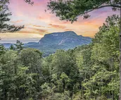 Spectacular Mt Getaway - Amazing views, privacy, hot tub, 4 miles from Cashiers!