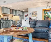 Spectacular Mt Getaway - Amazing views, privacy, hot tub, 4 miles from Cashiers!