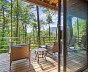 Spectacular Mt Getaway - Amazing views, privacy, hot tub, 4 miles from Cashiers!
