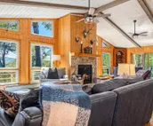 Spectacular Mt Getaway - Amazing views, privacy, hot tub, 4 miles from Cashiers!