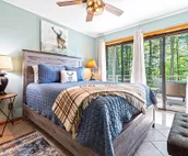 Spectacular Mt Getaway - Amazing views, privacy, hot tub, 4 miles from Cashiers!