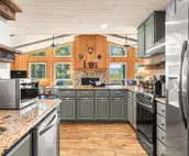 Spectacular Mt Getaway - Amazing views, privacy, hot tub, 4 miles from Cashiers!