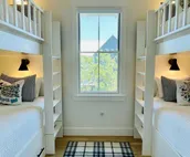 Brand new luxury cottage in Carlton Landing