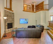 Amazing Spacious Luxury Home - Sleeps Up To 16!