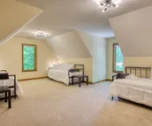 Amazing Spacious Luxury Home - Sleeps Up To 16!