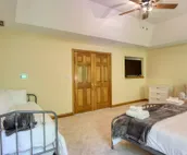Amazing Spacious Luxury Home - Sleeps Up To 16!