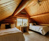 Three Canyons - Entire Log Home With Mountain View!
