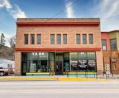 Walk to Restaurants, Coffee, Moccasin Springs * Historic + Modern + Downtown