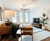 Walk to Restaurants, Coffee, Moccasin Springs * Historic + Modern + Downtown