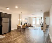 Walk to Restaurants, Coffee, Moccasin Springs * Historic + Modern + Downtown