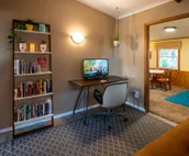 Vintage Experience - Mid Century Retro Retreat- 3 Bedroom in Central Sioux Falls