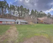 Rustic Rapid City Farmhouse w/ Mountain Views
