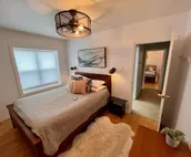 Huge Private Yard w/ hot tub 2 blocks from Beach