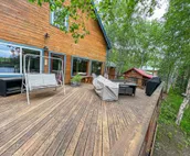 On the lake, family retreat, come to unwind