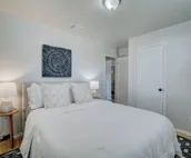 Yukon Boho Bungalow w/ Huge Kitchen just off I-40