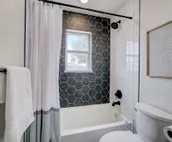Yukon Boho Bungalow w/ Huge Kitchen just off I-40