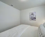 Yukon Boho Bungalow w/ Huge Kitchen just off I-40