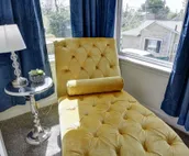 King Bed, Family Stay, Near Riverwalk, Food & Fun!
