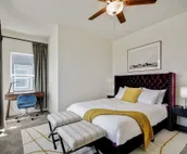 King Bed, Family Stay, Near Riverwalk, Food & Fun!