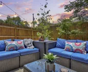King Bed, Family Stay, Near Riverwalk, Food & Fun!
