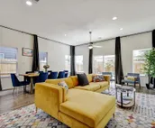 King Bed, Family Stay, Near Riverwalk, Food & Fun!