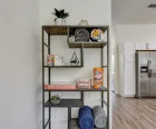 King Bed, Family Stay, Near Riverwalk, Food & Fun!