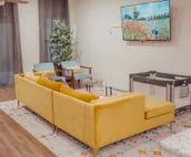 King Bed, Family Stay, Near Riverwalk, Food & Fun!
