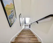 King Bed, Family Stay, Near Riverwalk, Food & Fun!