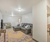 Idyllic Gem: Screened Porch, 1/2 Mi to River!