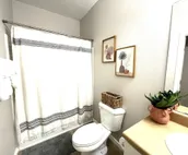 4 Bedroom Campus Condo with Pool