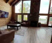 Family friendly lakefront chalet with hot tub and master suite
