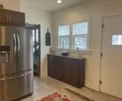 Downtown Crown Jewel w/fireplace & amazing porch