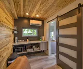 Trendy New Haven Studio: 10 Mi to Fort Wayne!