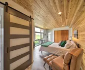 Trendy New Haven Studio: 10 Mi to Fort Wayne!