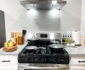 Central OKC. Few Min to Plaza, Paseo, Asian. King Bed w/ in-room TV. NO CHORES!!